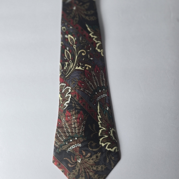 ISADOR, Elegant Paisley Men's Tie - Red and Gold.Hand Made Silk - Picture 2 of 7